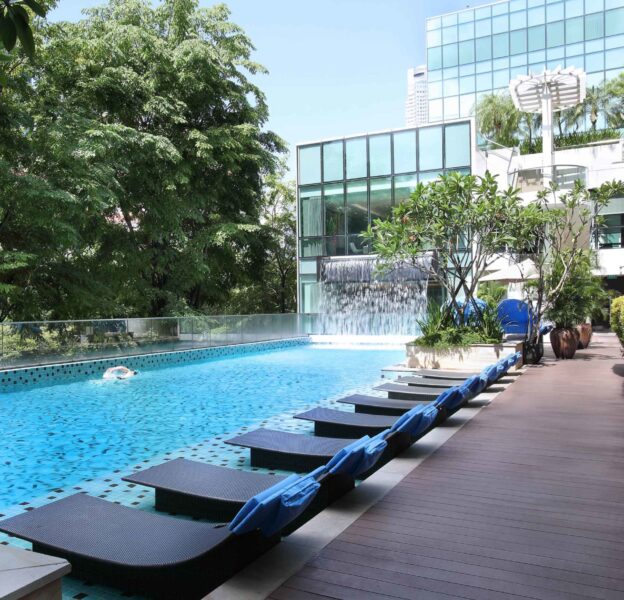 Swimming Pool Park Regis Singapore